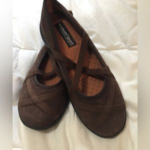 Women’s size 7 flexible sport slip on shoes cc